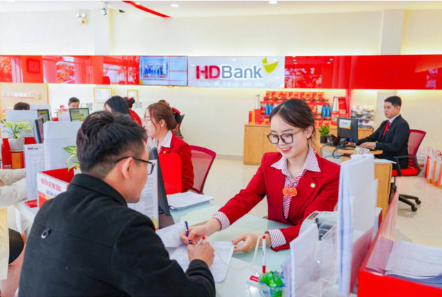 Ng&acirc;n h&agrave;ng HDBank l&ugrave;i lịch trả cổ tức 20% bằng cổ phiếu sang qu&yacute; 4/2024.