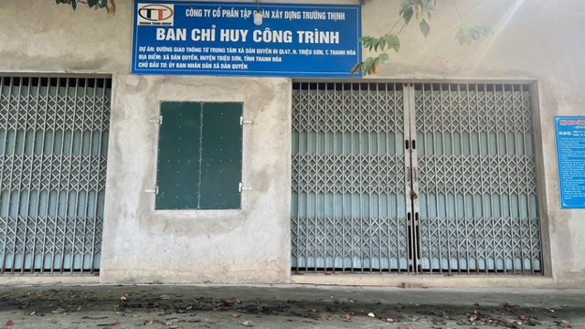 Ban chỉ huy c&ocirc;ng tr&igrave;nh vắng b&oacute;ng người. Ảnh chụp ng&agrave;y 07/11/2024.