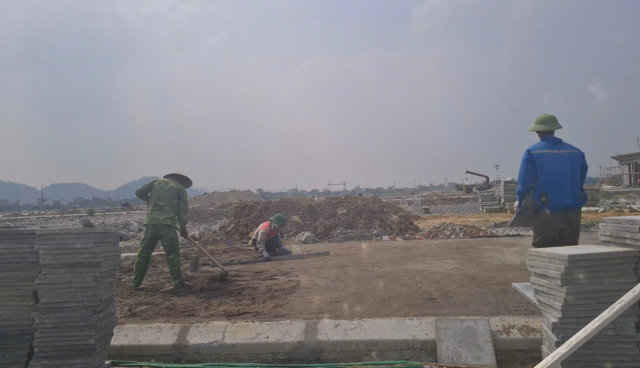 Ph&acirc;n khu ph&iacute;a T&acirc;y của dự &aacute;n hiện chủ đầu tư vẫn đang triển khai thi c&ocirc;ng c&aacute;c hạng mục hạ tầng