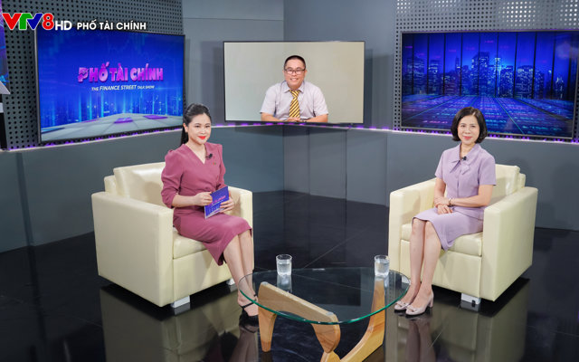 &Ocirc;ng Phan Dũng Kh&aacute;nh v&agrave; b&agrave; Phan Mỹ Hạnh tại Talkshow Phố T&agrave;i ch&iacute;nh