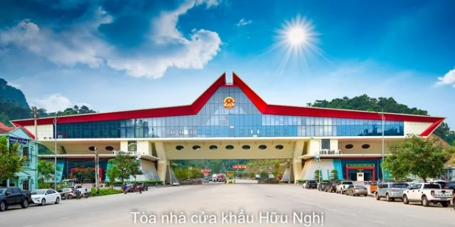 Cửa khẩu Hữu Nghị - Nơi giao thương Việt Nam v&agrave; Trung Quốc. Ảnh: INT