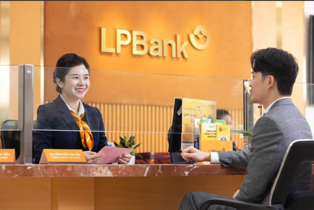 LPBank muốn chuyển trụ sở chính, dự kiến mua 5% vốn cổ phần FPT - Ảnh 1