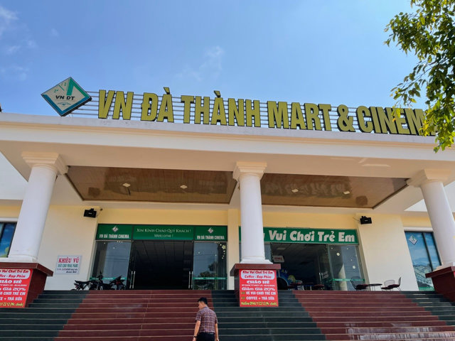 Theo ghi nhận của VietnamFinance, dự &aacute;n Khu đ&ocirc; thị Đ&ocirc;ng Nam đường Trần Hưng Đạo hầu như đ&atilde; x&acirc;y dựng cơ sở hạ tầng. Đồng thời, chủ đầu tư cũng đ&atilde; tiến h&agrave;nh ho&agrave;n th&agrave;nh c&aacute;c hạng mục c&ograve;n lại.