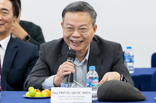 &Ocirc;ng Ph&ugrave;ng Quốc Hiển