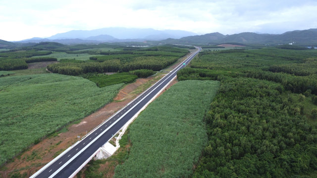 'Trải nghiệm' 70km cao tốc Vân Phong – Nha Trang sẵn sàng đón dân đi dịp Tết - Ảnh 6