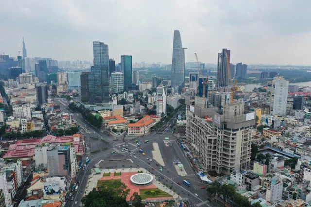 HoREA cho rằng, việc gi&aacute; nh&agrave; tăng li&ecirc;n tục trong c&aacute;c năm qua l&agrave; do nguồn cung dự &aacute;n nh&agrave; ở thương mại qu&aacute; &iacute;t dẫn đến nguồn cung sản phẩm nh&agrave; ở thương mại tiếp tục khan hiếm theo quy luật &ldquo;cung - cầu&rdquo;.