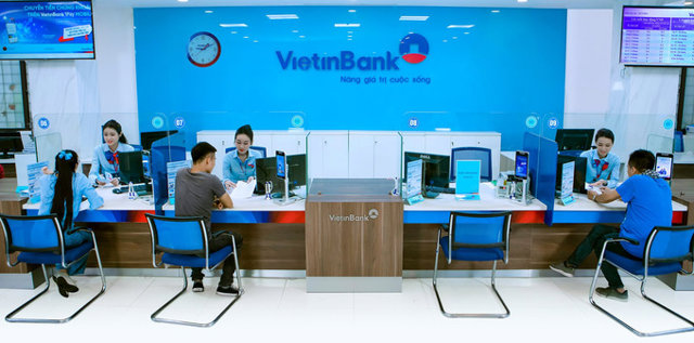 VietinBank vừa th&ocirc;ng b&aacute;o kế hoạch ch&agrave;o b&aacute;n 40 triệu tr&aacute;i phiếu ra c&ocirc;ng ch&uacute;ng đợt 1, với tổng gi&aacute; trị l&ecirc;n tới 4.000 tỷ đồng. &nbsp;