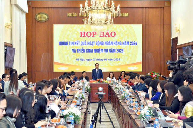 To&agrave;n cảnh họp b&aacute;o. &nbsp;