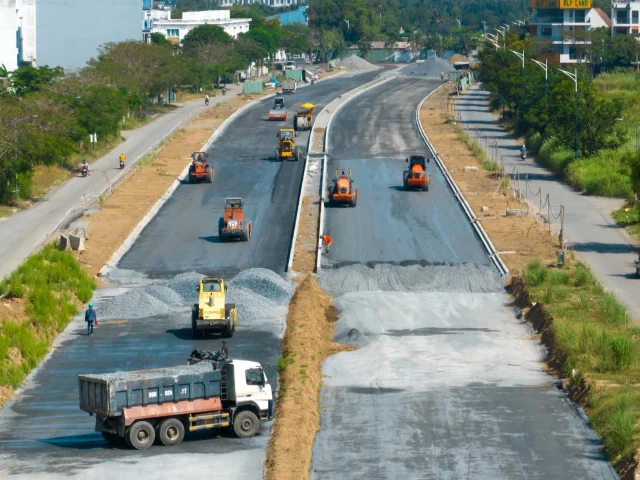 C&ocirc;ng ty X&acirc;y dựng giao th&ocirc;ng T&amp;T đ&atilde; tr&uacute;ng tới 63 g&oacute;i thầu với tổng gi&aacute; trị tr&uacute;ng thầu hơn 7.614,39 tỷ đồng