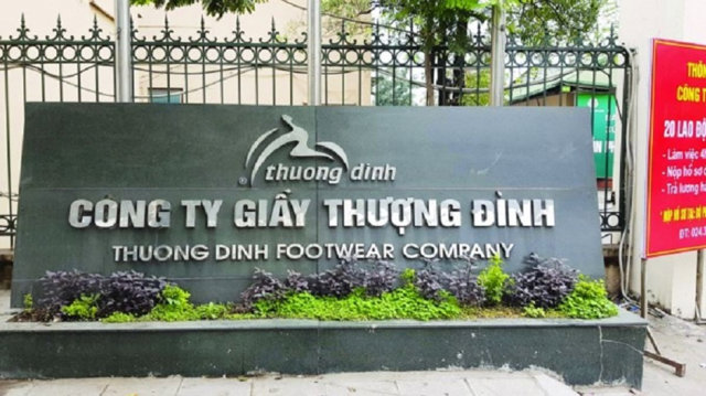 Giầy Thượng Đ&igrave;nh nợ bảo hiểm x&atilde; hội.