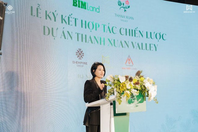 B&agrave; Nguyễn Thị Dung - Chủ tịch HĐQT G.Empire Group - Đại diện Grand M ph&aacute;t biểu tại lễ k&yacute; kết.