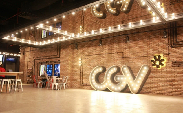 CGV Việt Nam ghi nhận doanh thu năm 2024 đạt 207,2 tỷ won (tương đương 3.840 tỷ đồng), vượt mức trước đại dịch, với b&igrave;nh qu&acirc;n hơn 10,5 tỷ đồng mỗi ng&agrave;y.