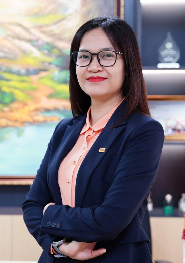 B&agrave; Đo&agrave;n Th&aacute;i Thanh Thủy, Ph&oacute; Gi&aacute;m đốc Khối Ng&acirc;n h&agrave;ng B&aacute;n lẻ, SHB.