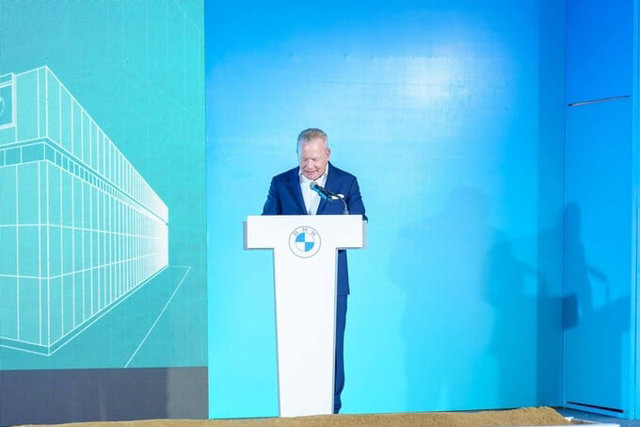&Ocirc;ng Jean-Philippe Parain - Ph&oacute; chủ tịch cấp cao BMW ch&acirc;u &Aacute; - Th&aacute;i B&igrave;nh Dương - ph&aacute;t biểu tại buổi lễ.