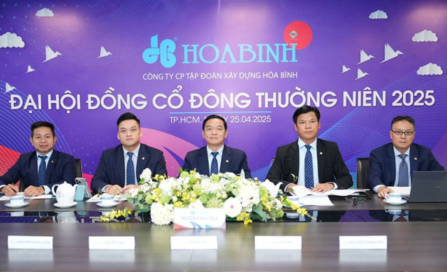 Chiều 25/4/2025, CTCP Tập đo&agrave;n X&acirc;y dựng H&ograve;a B&igrave;nh (H&ograve;a B&igrave;nh, UPCoM: HBC) tổ chức Đại hội đồng cổ đ&ocirc;ng thường ni&ecirc;n 2025 (Đại hội 2025) theo h&igrave;nh thức trực tuyến từ trụ sở (123 Nguyễn Đ&igrave;nh Chiểu, TP.HCM) với sự đồng thuận v&agrave; th&ocirc;ng qua c&aacute;c nội dung trong tờ tr&igrave;nh.