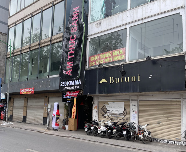 Mặt bằng &ldquo;ế&rdquo;, tận dụng vỉa h&egrave; cho thu&ecirc; tr&ocirc;ng giữ xe.&nbsp;