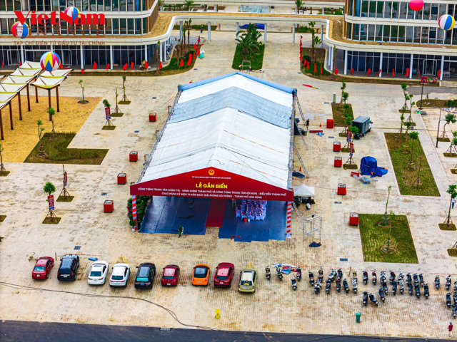 Vị tr&iacute; thực hiện Lễ gắn biển C&ocirc;ng tr&igrave;nh Trung t&acirc;m Ch&iacute;nh trị - H&agrave;nh ch&iacute;nh th&agrave;nh phố v&agrave; C&ocirc;ng tr&igrave;nh Trung t&acirc;m Hội nghị - Biểu diễn th&agrave;nh phố ch&agrave;o kỷ niệm 70 năm Ng&agrave;y Giải ph&oacute;ng Hải Ph&ograve;ng.