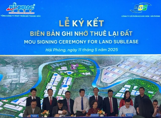Lễ k&yacute; kết bi&ecirc;n bản ghi nhớ thu&ecirc; lại đất tại KCN Tr&agrave;ng Duệ 3.