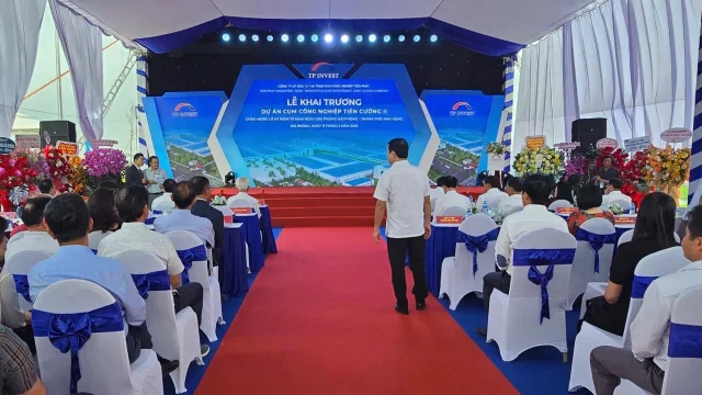 Lễ khai trương dự &aacute;n Cụm c&ocirc;ng nghiện Ti&ecirc;n Cường II.