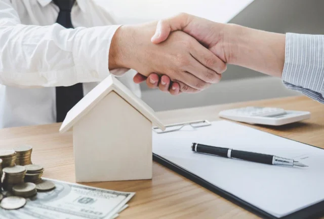 Ách tắc cấp chứng chỉ môi giới BĐS: Hàng vạn 'cò' nhà đất bế tắc - Ảnh 1