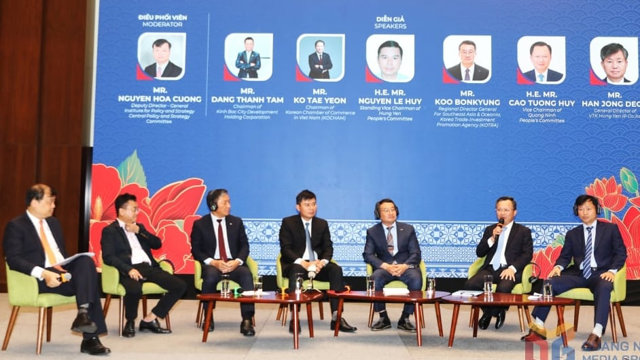 &Ocirc;ng Cao Tường Huy, Ph&oacute; Chủ tịch UBND tỉnh Quảng Ninh ph&aacute;t biểu tại hội nghị. (Ảnh: Quang Minh Media, B&aacute;o Quảng Ninh).&nbsp;