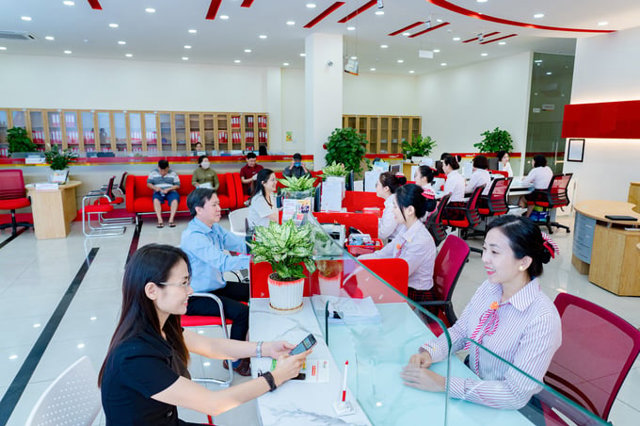 Với l&atilde;i suất chỉ từ 6%/năm, chương tr&igrave;nh mang đến nguồn lực t&agrave;i ch&iacute;nh kịp thời gi&uacute;p doanh nghiệp chủ động triển khai kế hoạch sản xuất - kinh doanh, đầu tư trang thiết bị, n&acirc;ng cấp hạ tầng v&agrave; đẩy mạnh c&aacute;c dự &aacute;n chuyển đổi số.
