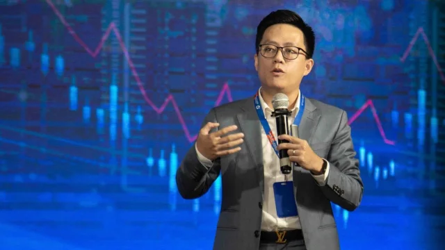 &Ocirc;ng Nguyễn Thế Minh, Gi&aacute;m đốc Khối Nghi&ecirc;n cứu v&agrave; Ph&aacute;t triển kh&aacute;ch h&agrave;ng c&aacute; nh&acirc;n Yuanta Việt Nam