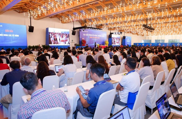 Đại hội đồng cổ đ&ocirc;ng thường ni&ecirc;n 2025 của c&aacute;c ng&acirc;n h&agrave;ng rất quan t&acirc;m tới vấn đề giảm nh&acirc;n sư, tiếp tục đổi mới c&ocirc;ng nghệ, ứng dụng AI trong hoạt động, tinh gọn bộ m&aacute;y. (Ảnh: minh họa)
