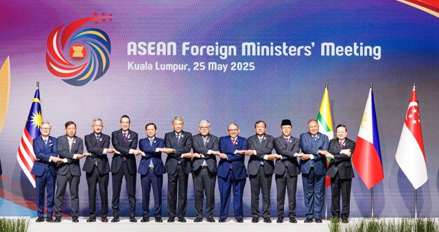Xây dựng Cộng đồng ASEAN đoàn kết, thống nhất tiếp tục là dòng chảy chính của hợp tác khu vực - Ảnh 1