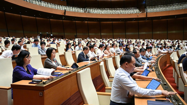 Quốc hội th&ocirc;ng qua Nghị quyết th&iacute; điểm về một số cơ chế, ch&iacute;nh s&aacute;ch đặc th&ugrave; ph&aacute;t triển nh&agrave; ở x&atilde; hội.
