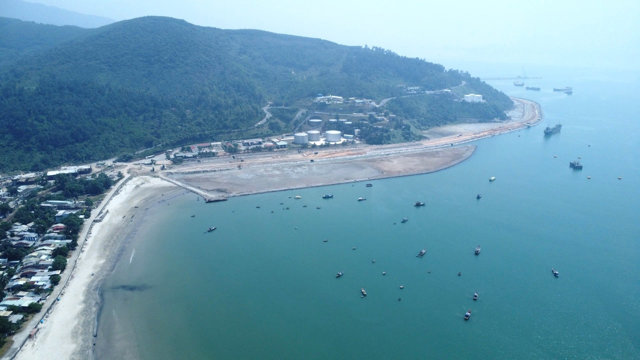 Khu bến cảng Li&ecirc;n Chiểu.