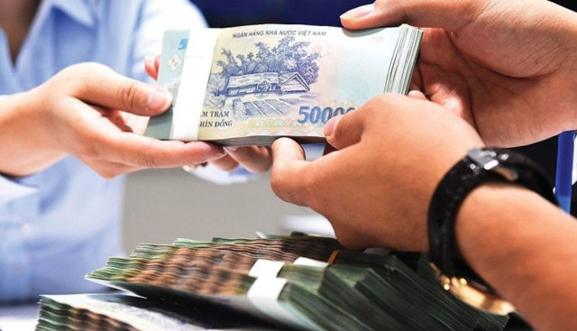 Việc thu tiền mặt hay chuyển khoản kh&ocirc;ng ảnh hưởng đến nghĩa vụ thuế, người nộp thuế c&oacute; nghĩa vụ "tự k&ecirc; khai, tự nộp v&agrave; tự chịu tr&aacute;ch nhiệm" &nbsp;