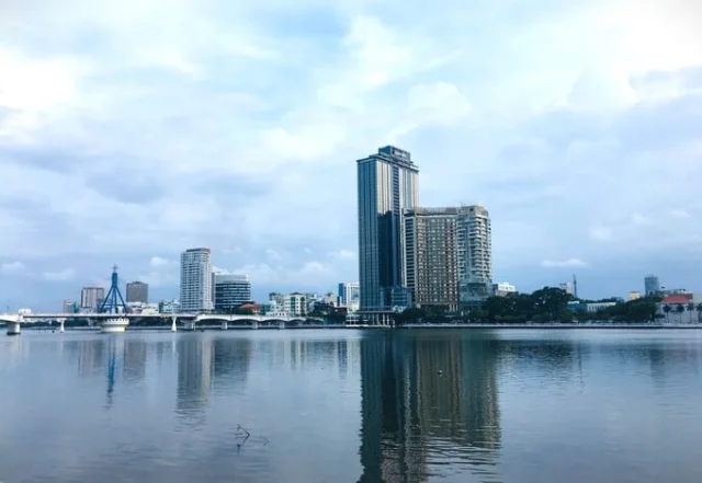T&ograve;a nh&agrave; M Landmark c&oacute; vị tr&iacute; gần cầu quay s&ocirc;ng H&agrave;n