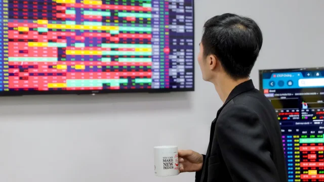 Chuy&ecirc;n gia đ&aacute;nh gi&aacute;, nhịp điều chỉnh của VN-Index tuần vừa qua l&agrave; "cần thiết" v&agrave; "l&agrave;nh mạnh"