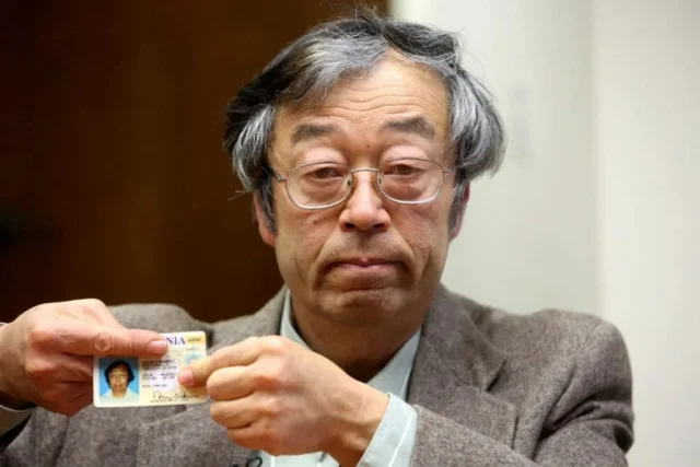 &Ocirc;ng Satoshi Nakamoto, người được cho l&agrave; "cha đẻ" của Bitcoin