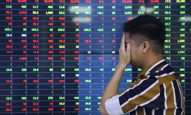 Hai cổ phiếu vào diện huỷ niêm yết: Vi phạm nghiêm trọng nghĩa vụ công bố thông tin - Ảnh 1
