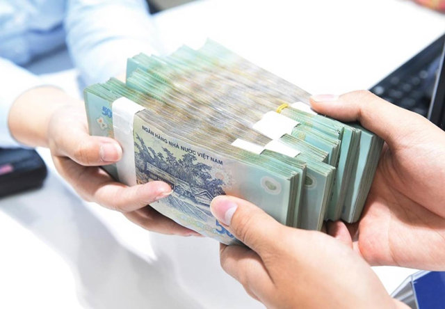 Tiền gửi vào ngân hàng tăng mạnh, lãi suất vào chu kỳ đi lên - Ảnh 2