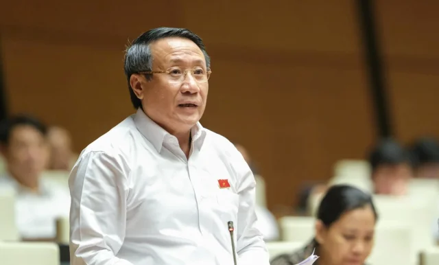 Đại biểu H&agrave; Sỹ Đồng (Quảng Trị) &nbsp;