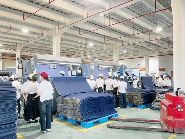 Nh&agrave; m&aacute;y c&ocirc;ng ty TNHH XDD Textile tại Quảng Ng&atilde;i đẩy mạnh việc &aacute;p dụng năng suất xanh.