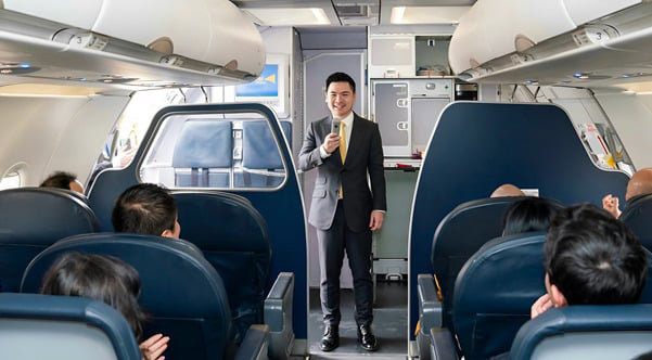 Ocirc;ng Đỗ Vinh Quang, Chủ tịch Vietravel Airlines phaacute;t biểu trecirc;n chiếc maacute;y bay sở hữu riecirc;ng đầu tiecirc;n của hatilde;ng