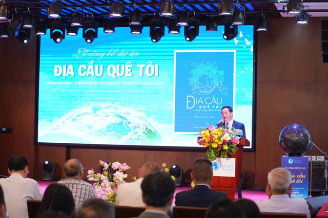 Ocirc;ng Lecirc; Viết Hải, Chủ tịch HĐQT CTCP Tập đoagrave;n Xacirc;y dựng Hograve;a Bigrave;nh phaacute;t biểu tại lễ cocirc;ng bố dự aacute;n 
