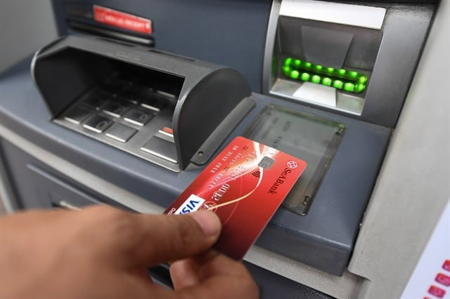 Từ 1/7, ng&acirc;n h&agrave;ng dừng to&agrave;n bộ giao dịch với thẻ ATM từ.