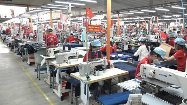 Giữa thị trường thời trang cạnh tranh khốc liệt, khi thế giới đang hướng đến sự bền vững, những doanh nghiệp như May 10 khocirc;ng chỉ lagrave; niềm tự hagrave;o của ngagrave;nh dệt may magrave; cograve;n goacute;p phần đưa thương hiệu Việt vươn xanbsp;