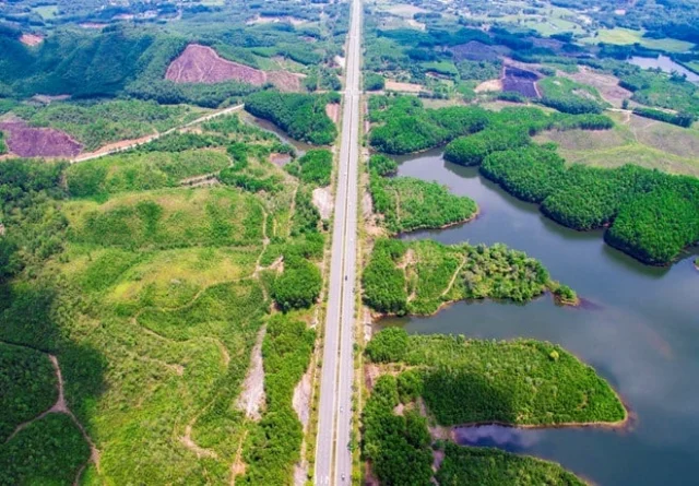 Ph&acirc;n khu đ&ocirc; thị sườn đồi c&oacute; diện t&iacute;ch hơn 2.800ha.
