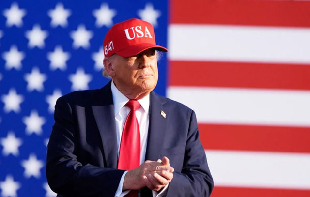 Tổng thống Donald Trump ph&aacute;t biểu tại một cuộc m&iacute;t tinh ở Iowa State Fairgrounds, ng&agrave;y 3/7/2025. (Ảnh AP/Alex Brandon)