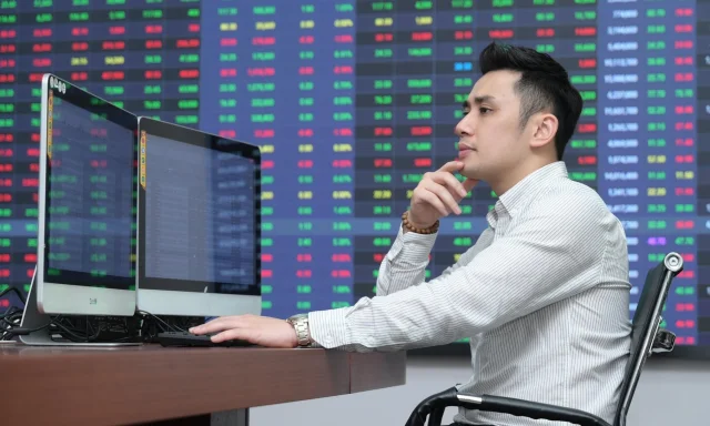 VN-Index vượt 1.400 điểm: ‘Cú sập’ 2018 và 2022 có lặp lại? - Ảnh 1