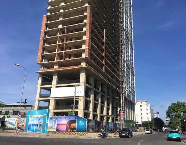 Dự &aacute;n Central Coast với 3 mặt tiền l&agrave; đường V&otilde; Nguy&ecirc;n Gi&aacute;p - Trần Hữu Tước - Đỗ Thế Chấp