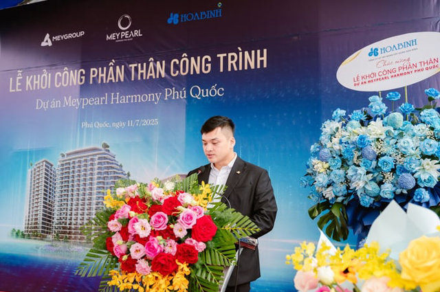 &Ocirc;ng L&ecirc; Viết Hiếu đại diện Tổng thầu ph&aacute;t biểu