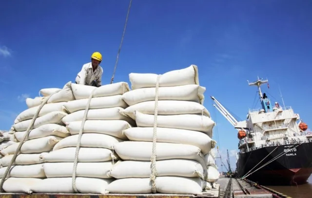 Mỹ chốt thuế đối ứng: Nhận diện những nhóm ngành dễ bị tổn thương? - Ảnh 1