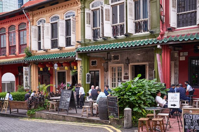 C&aacute;c qu&aacute;n bar tại một khu shophouse di sản ở Singapore. &nbsp;